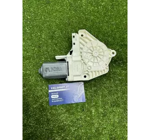 Моторчик склопідйомника передній 8K0959802B Моторчик склопідйомника передній 8K0959802B
