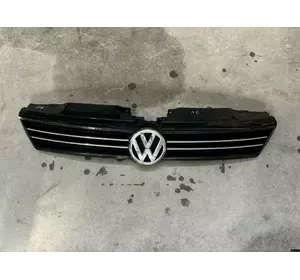 Решітка радіатора зі значком Jetta 6 5C6853653 Решітка радіатора зі значком Jetta 6 5C6853653