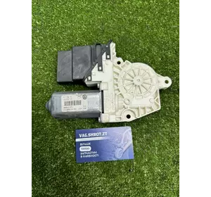 Моторчик склопідйомника задній 1K0959704AG Моторчик склопідйомника задній 1K0959704AG